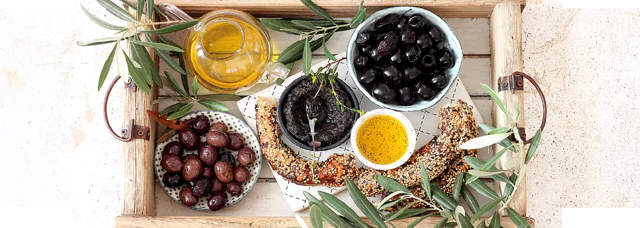 Ελιές & πάστες undefined